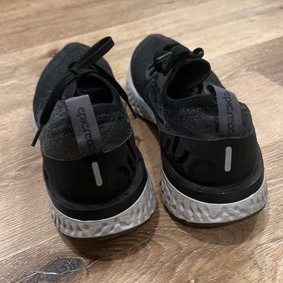 Nike Kids Epic React Flyknit, size 6.5Y - Picture 3 of 5